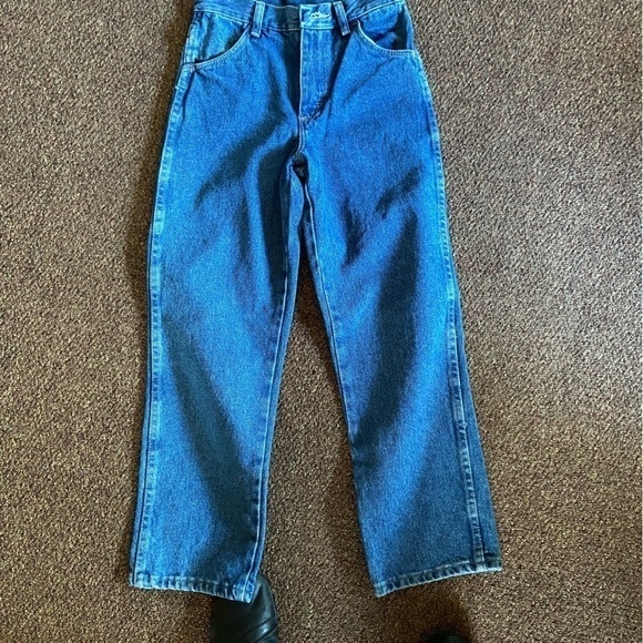 NWT Rustler boy’s relaxed fit. Very durable. Just a great looking pair of jeans. - Picture 2 of 7